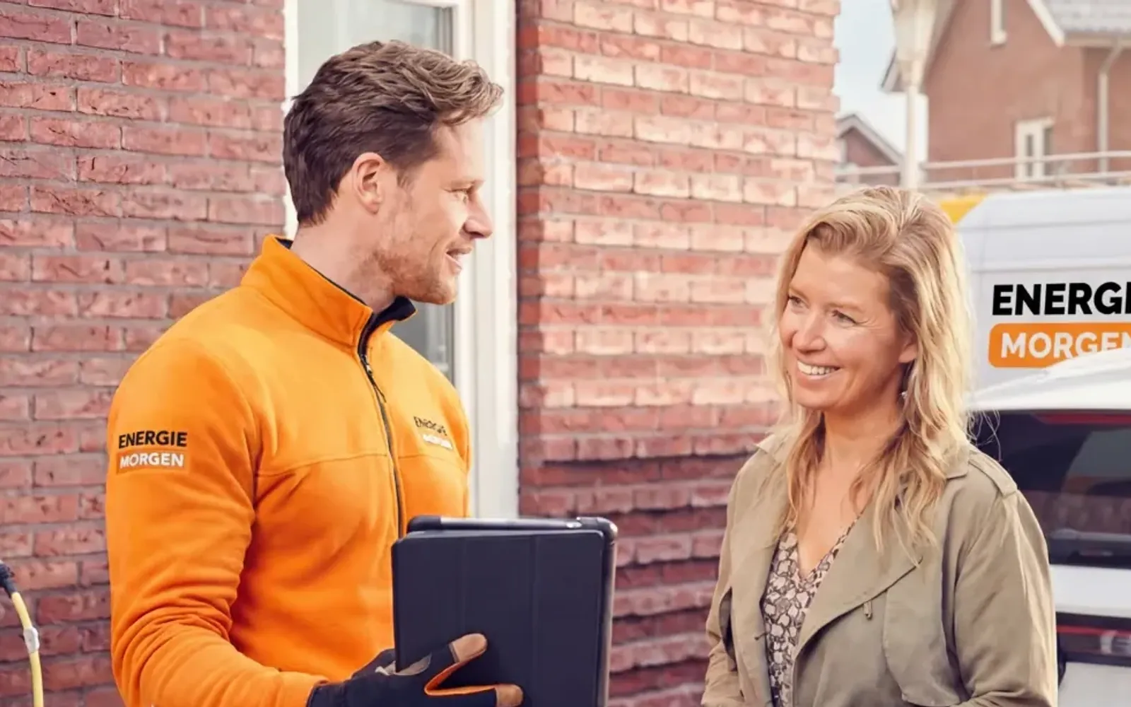 Adviseur in gesprek met een klant