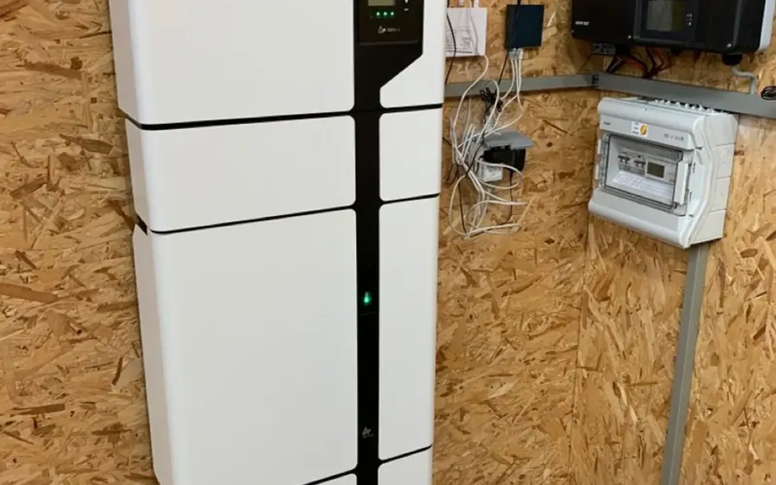 Woning met zonnepanelen en een thuisbatterij