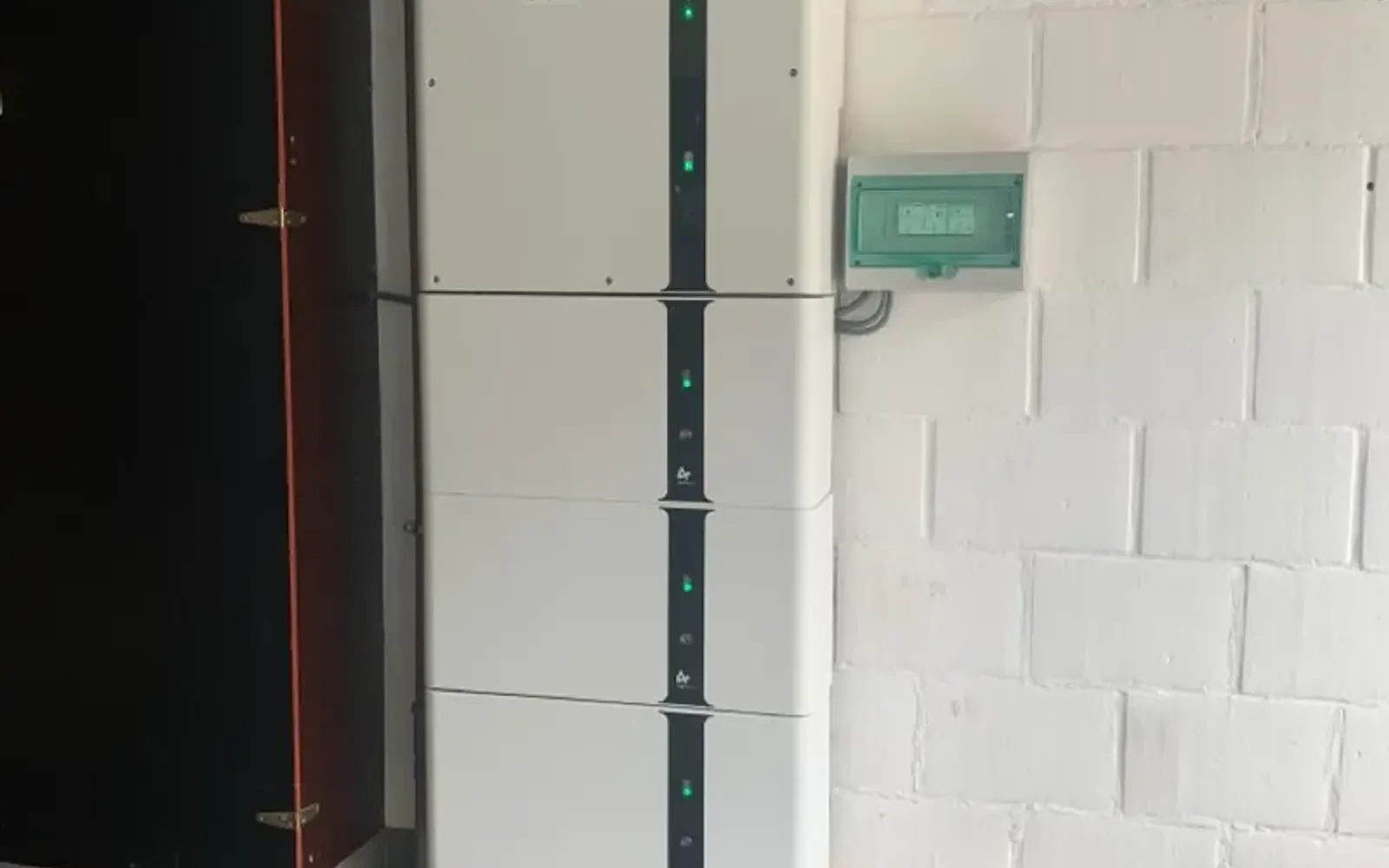 Woning met zonnepanelen en een thuisbatterij