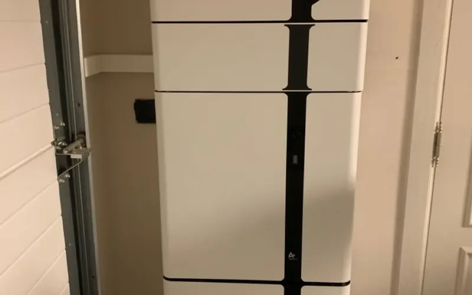 Woning met zonnepanelen en een thuisbatterij